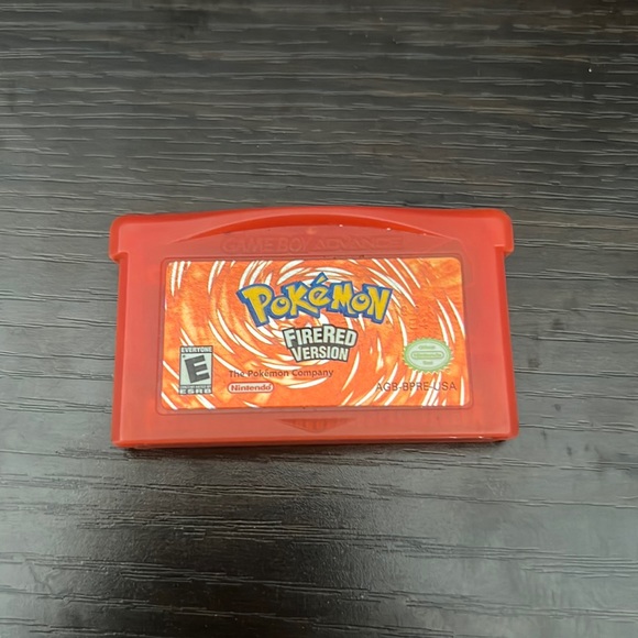 Pokémon Fire Red Gameboy Advance - Picture 1 of 2